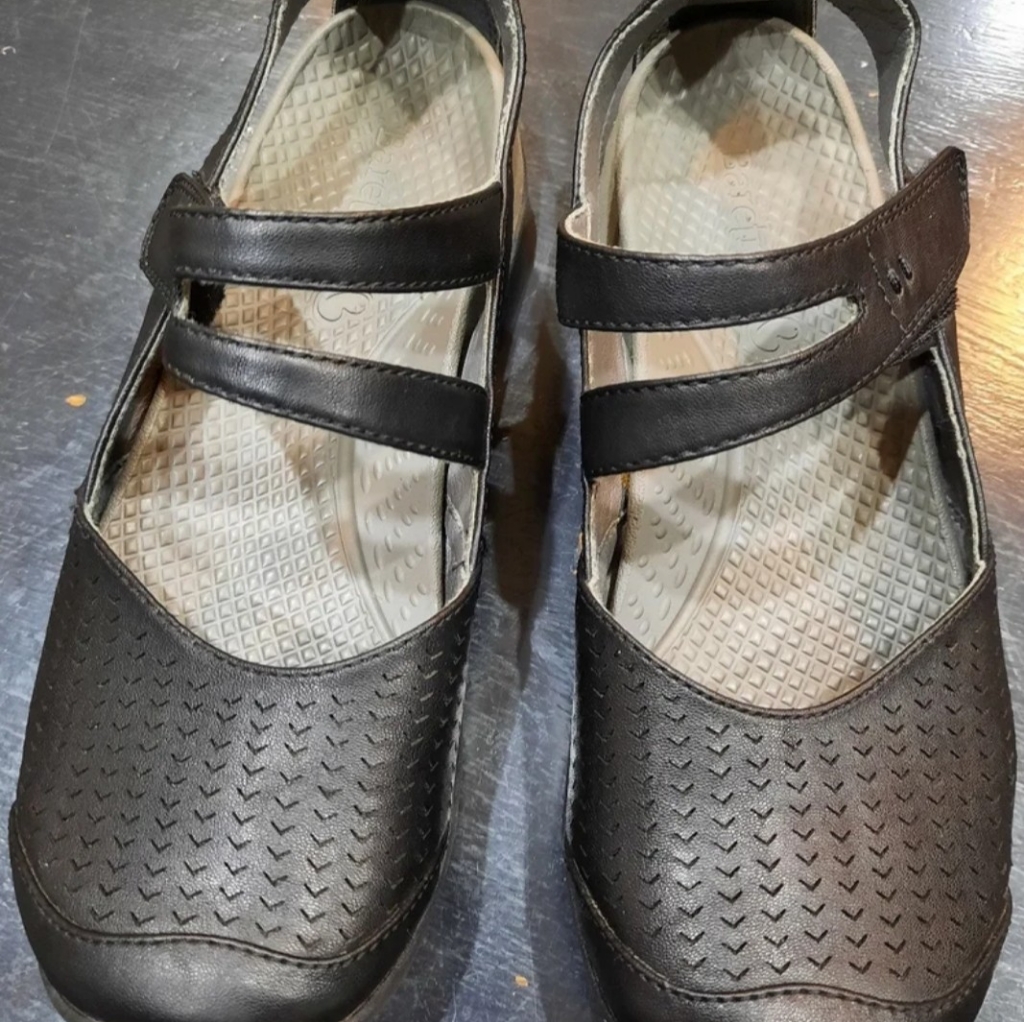 Bare Traps Mary Jane Shoes 65 Black Vegan Leather
